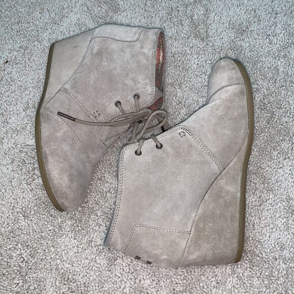 TOMS Kala Wedge Suede Bootie Sz 10 - Picture 2 of 9